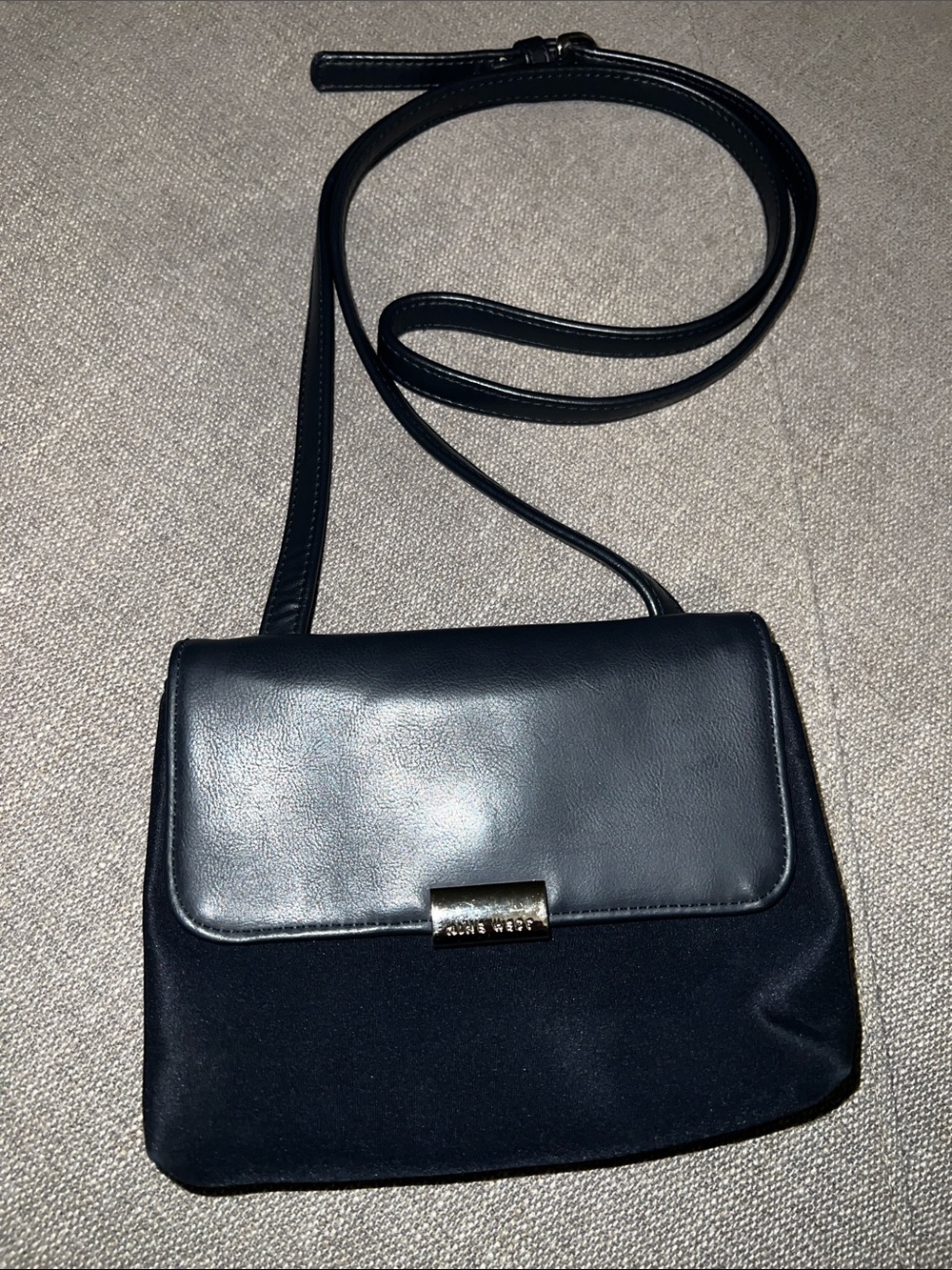 Women's Vintage Nine West Black Crossbody Bag - Classic Minimalist Design